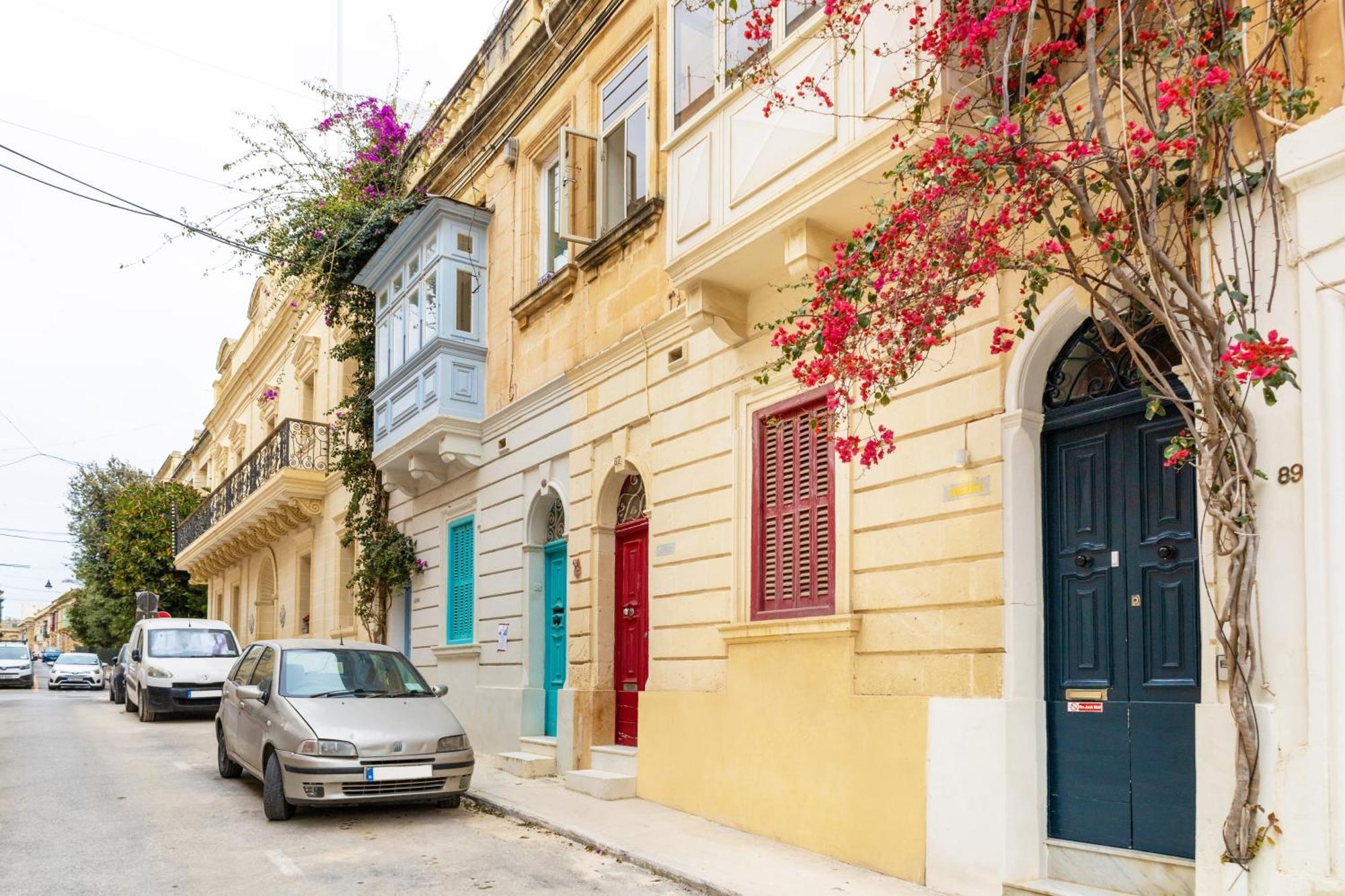 Quiet Ensuite Budget Twin Room Sliema Exterior photo